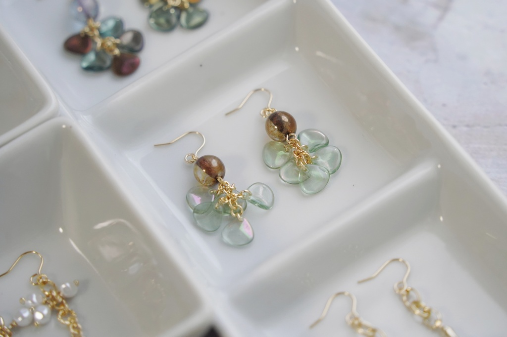 ローズペタルの耳飾り