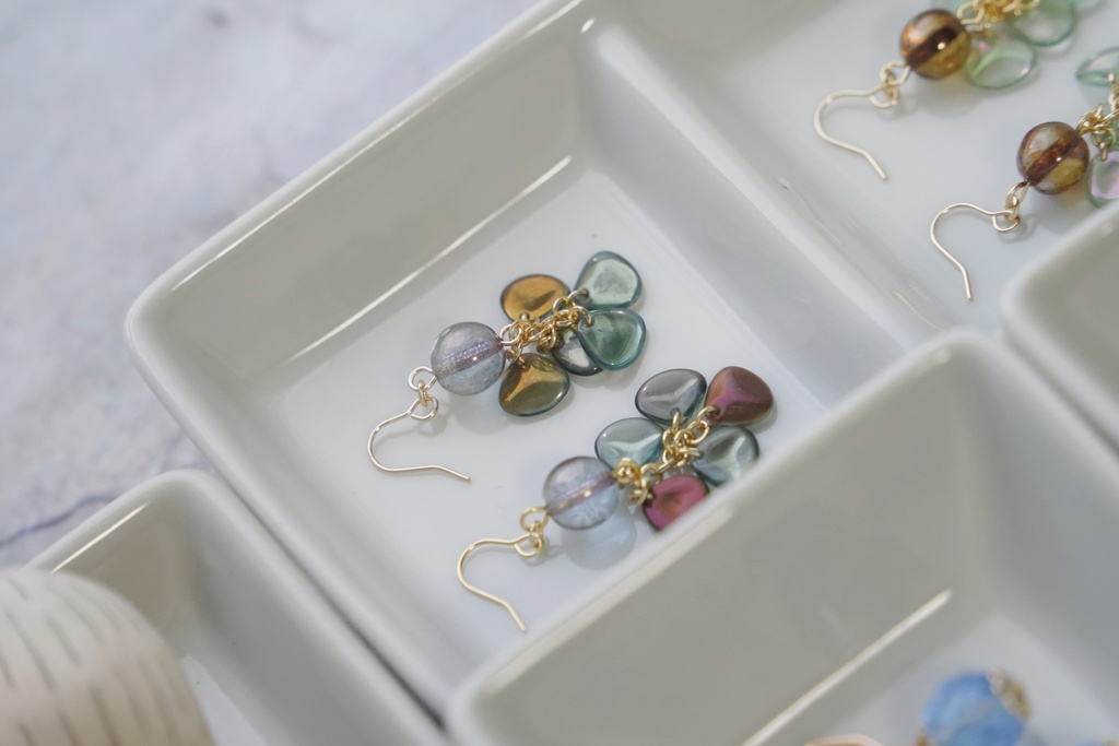 ローズペタルの耳飾り