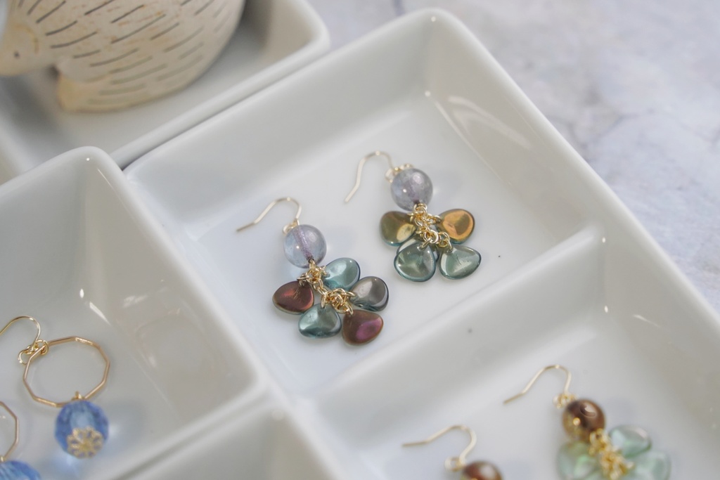 ローズペタルの耳飾り