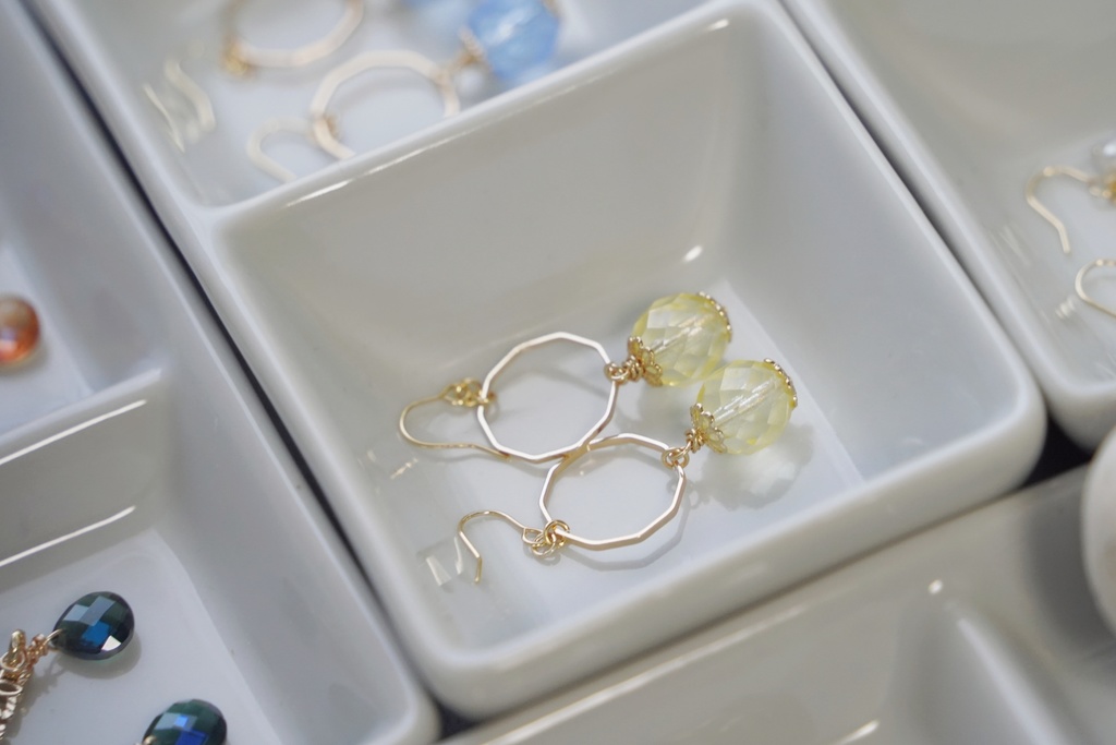 春の香りの耳飾り