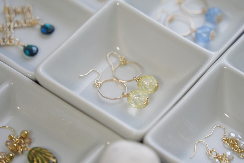 春の香りの耳飾り