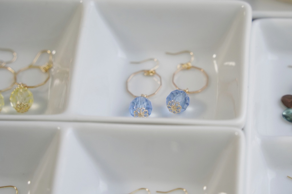 春の香りの耳飾り