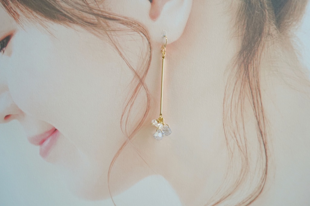 輝く雫カット&ボタンカットの耳飾り