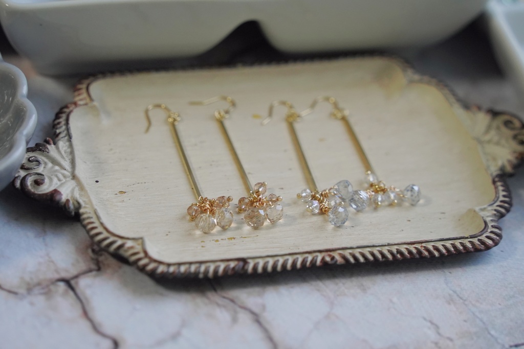 輝く雫カット&ボタンカットの耳飾り