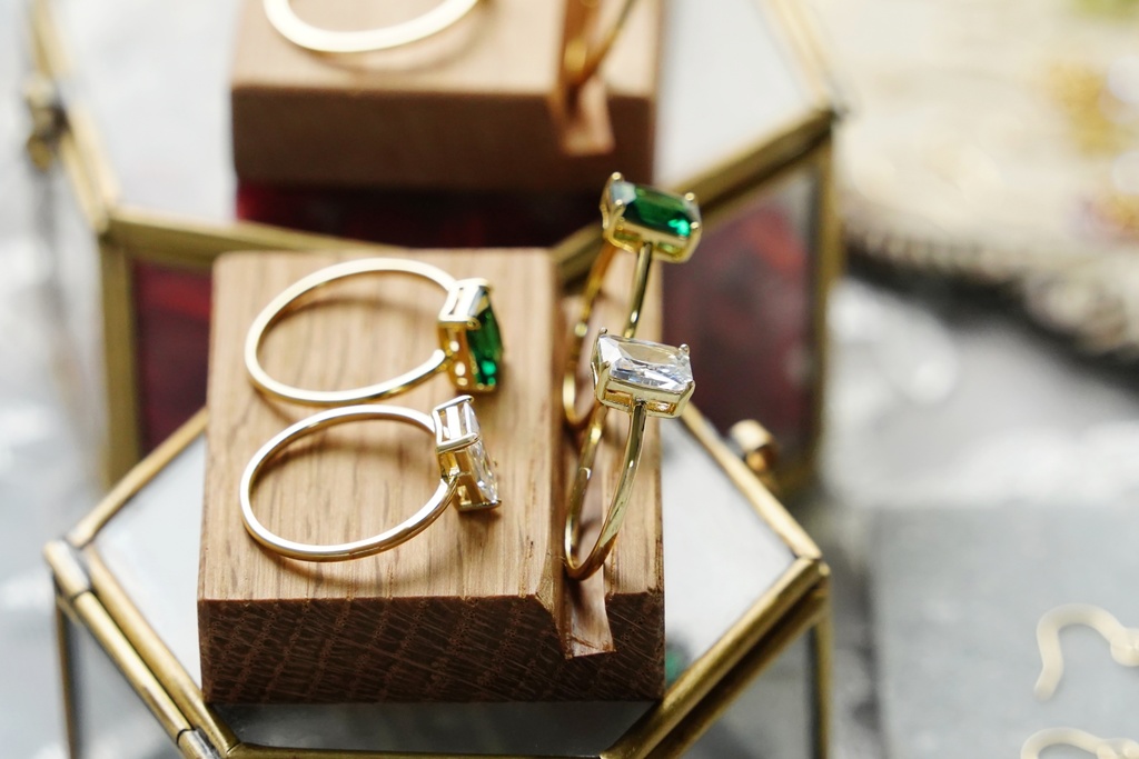 縦長スクエアのリング