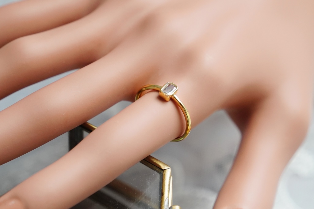 縦長スクエアのリング