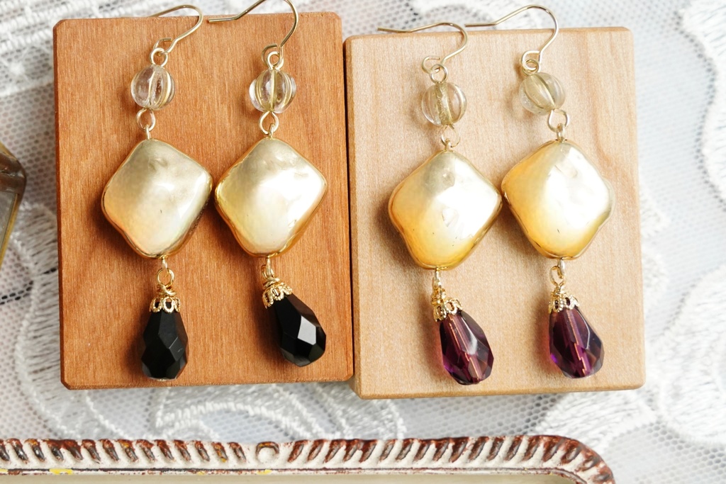 メタルビーズとチェコガラスの耳飾り