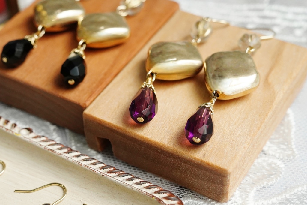 メタルビーズとチェコガラスの耳飾り