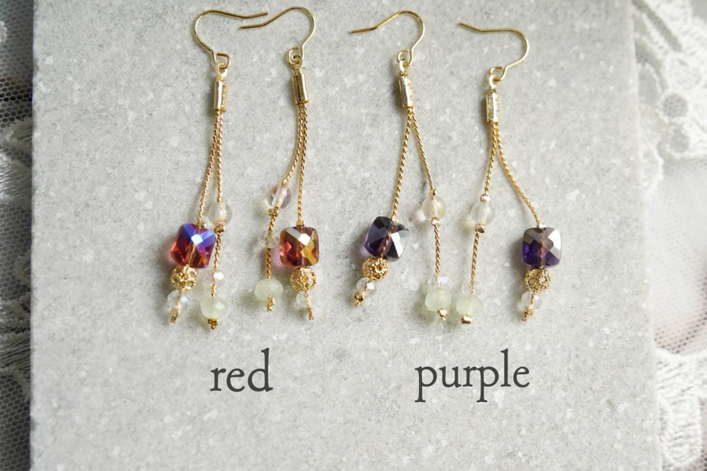 オーロラガラスとスネークチェーンの耳飾り