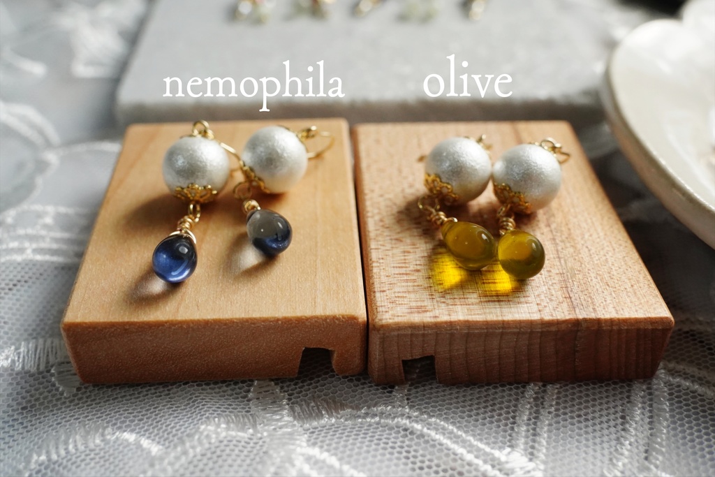 スノーパールとチェコビーズドロップの耳飾り