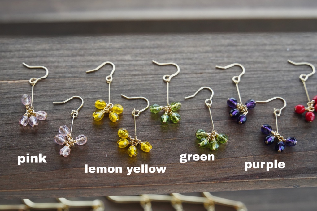 チェコガラスの耳飾り