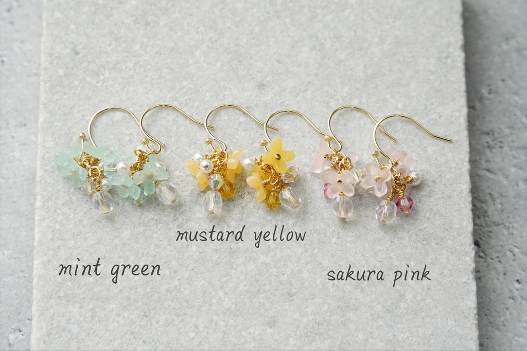 揺れる花達の耳飾り