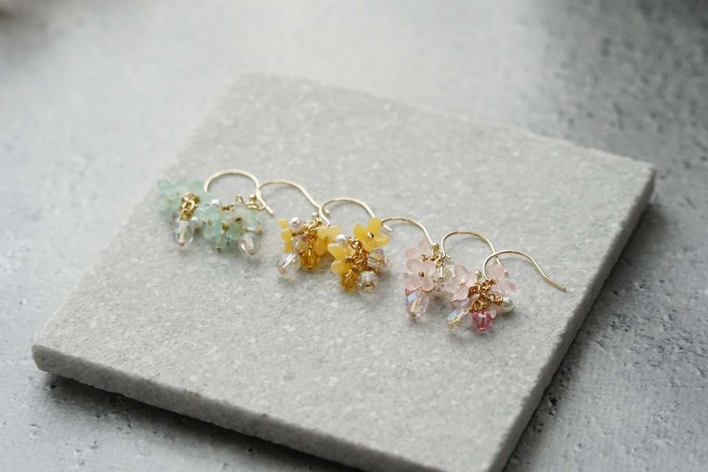 揺れる花達の耳飾り