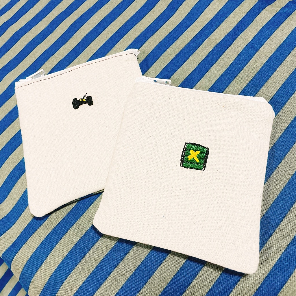 シージモチーフ刺繍ポーチ(B)