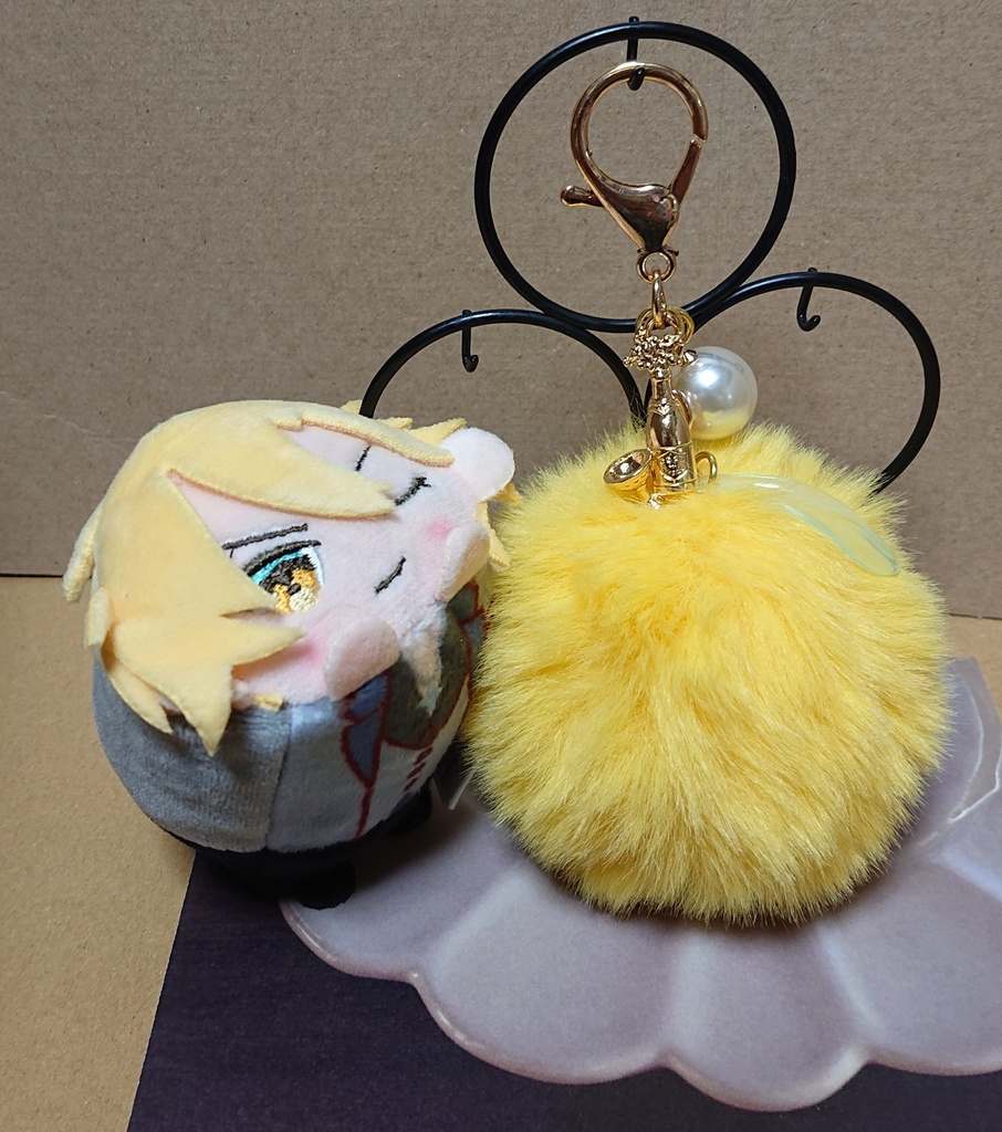 ✨🥂の日記念✨ポンポンチャーム