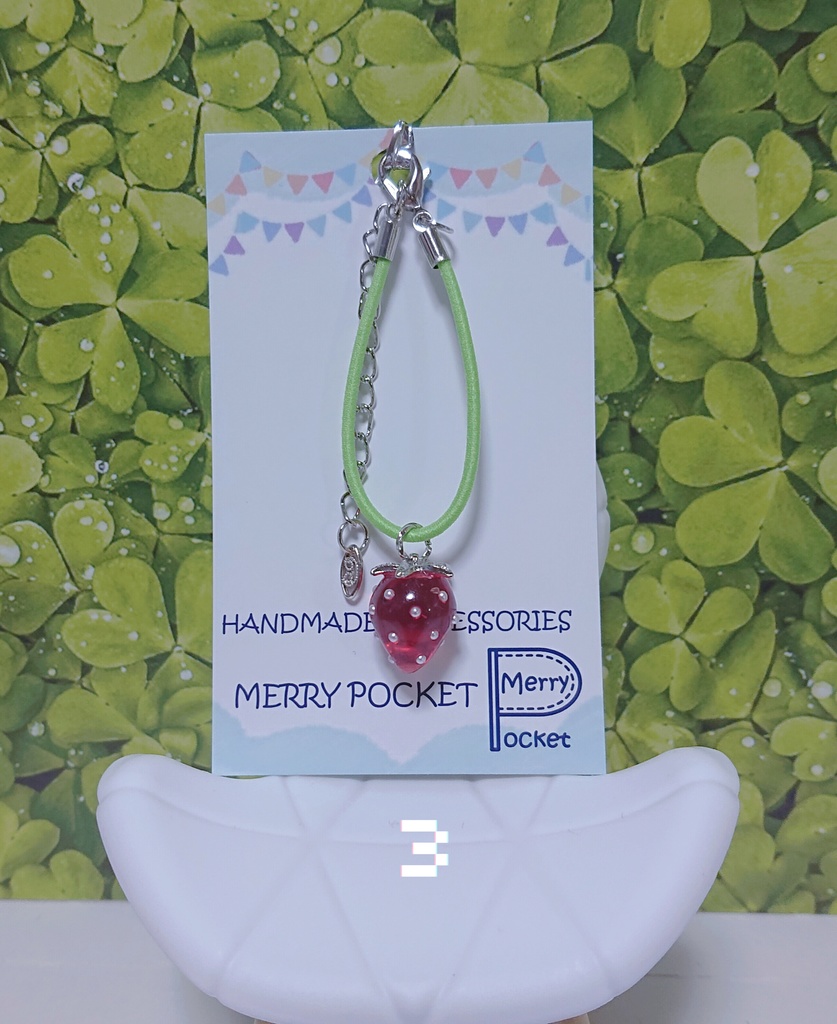 🍓イチゴのポーチ🤍銀色🤍