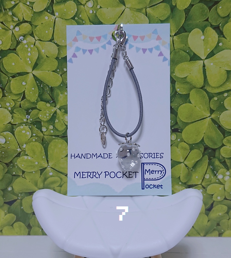 🍓イチゴのポーチ🤍銀色🤍