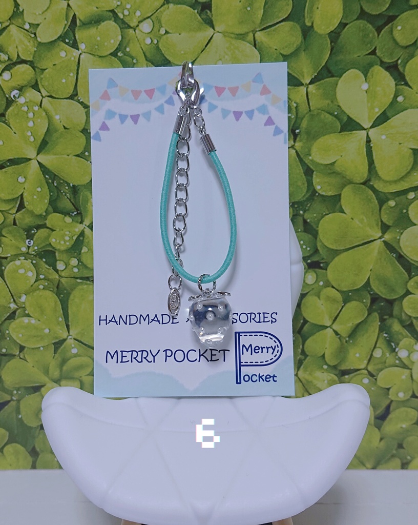 🍓イチゴのポーチ🤍銀色🤍