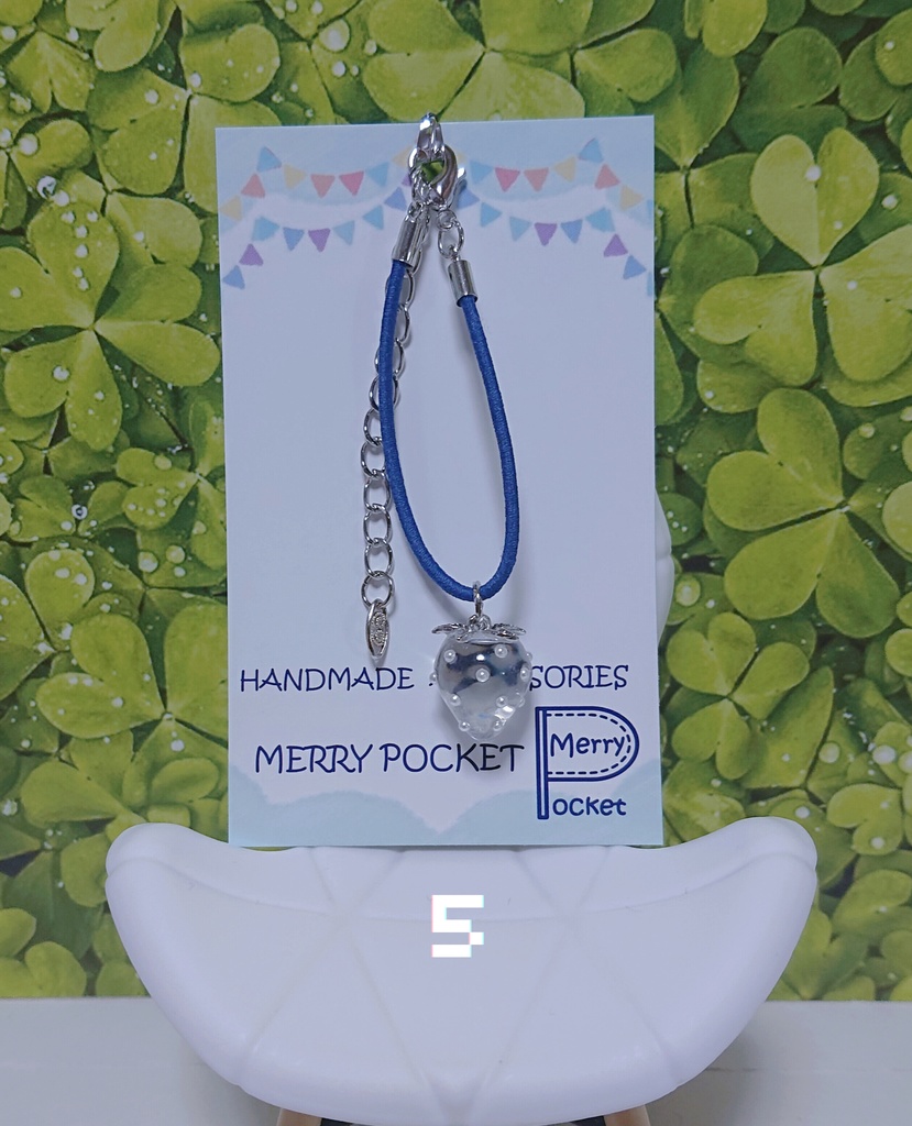 🍓イチゴのポーチ🤍銀色🤍