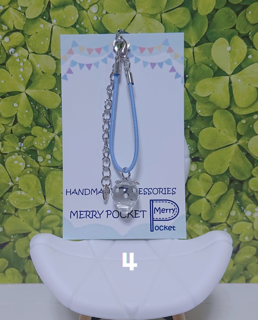 🍓イチゴのポーチ🤍銀色🤍