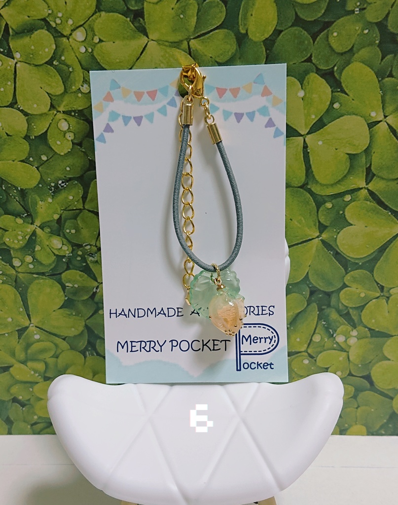 🍓不揃いイチゴのポーチ❤️💖💛