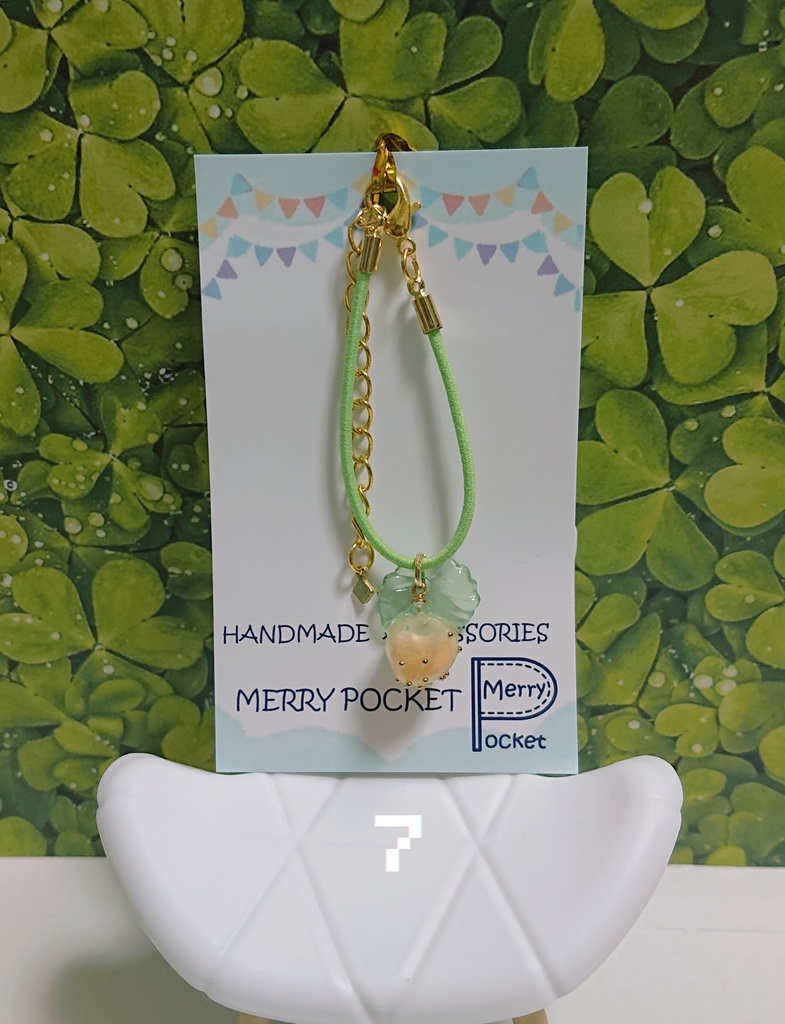 🍓不揃いイチゴのポーチ❤️💖💛