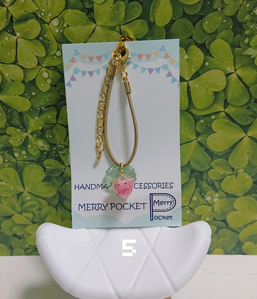 🍓不揃いイチゴのポーチ❤️💖💛