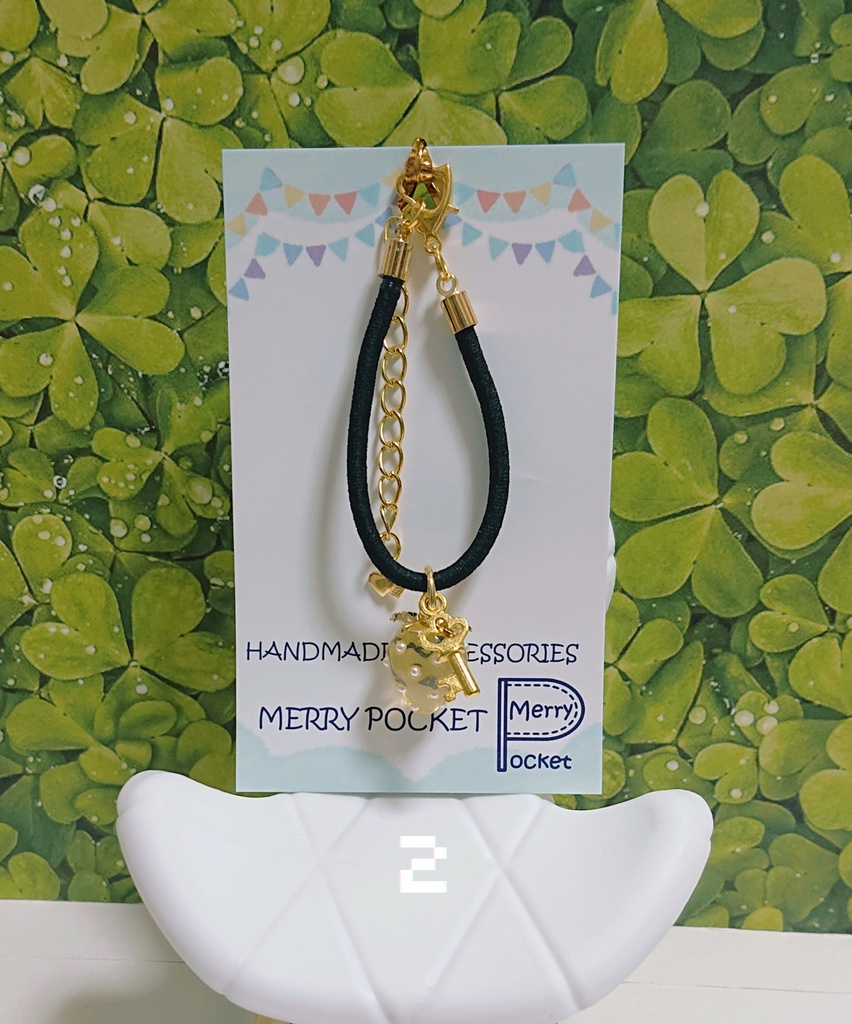 🗝️カギとイチゴのポーチ🍓