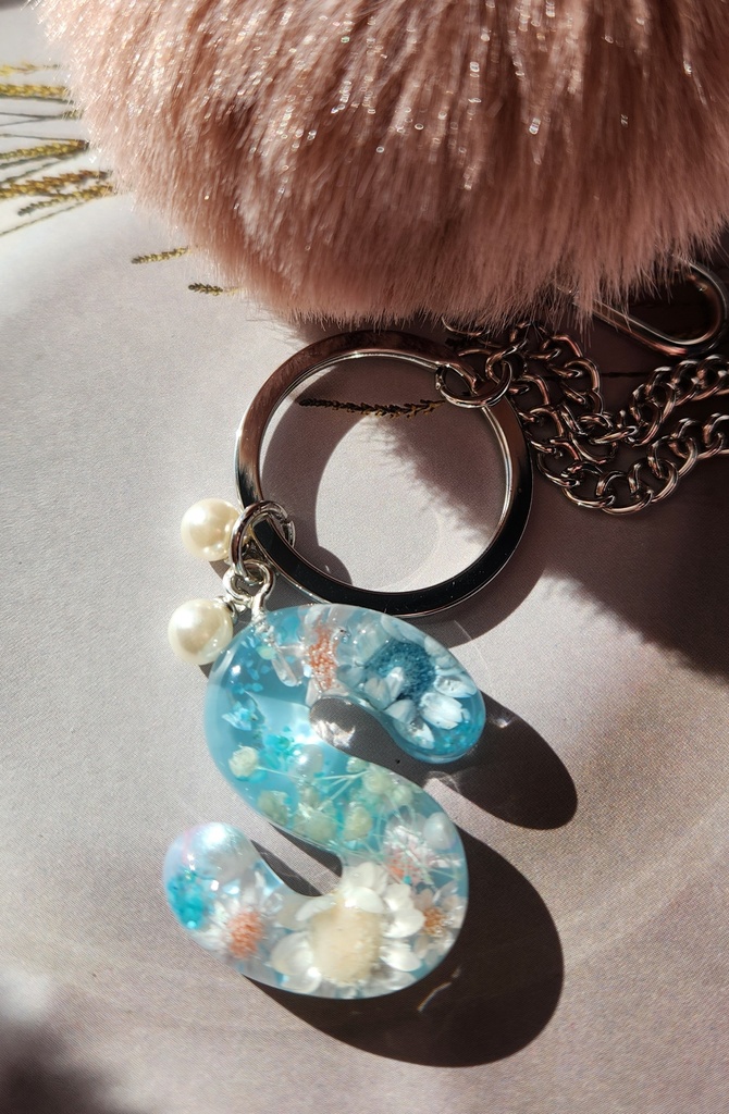 【受注】ファー付きイニシャルバッグチャーム