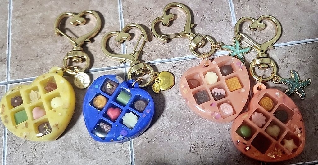 【受注】概念カラーチョコボックス　キーホルダー