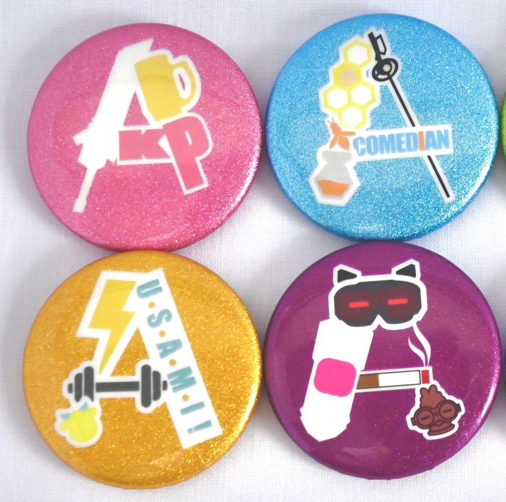 つ「A」缶バッジ【全8種】