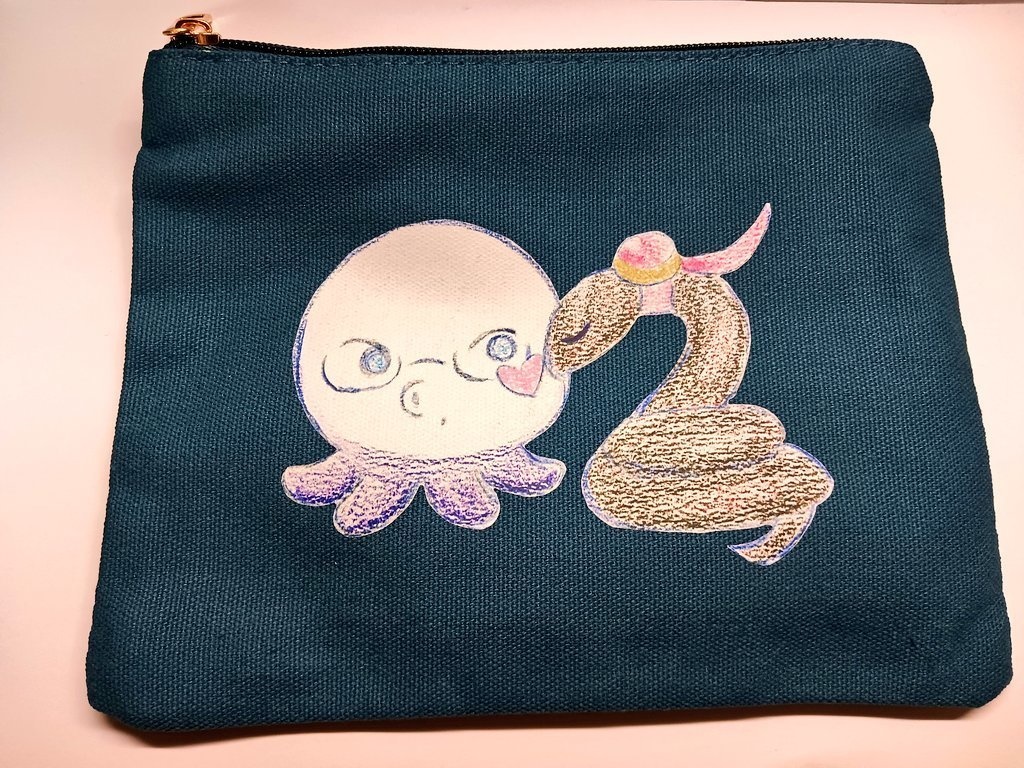 アズジャミ ポーチ