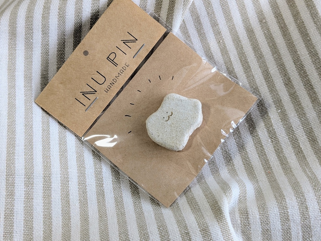 INU PIN【ハンドメイドブローチ】