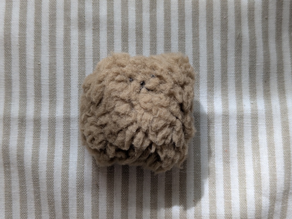 犬ふわふわピンバッジ(茶A)