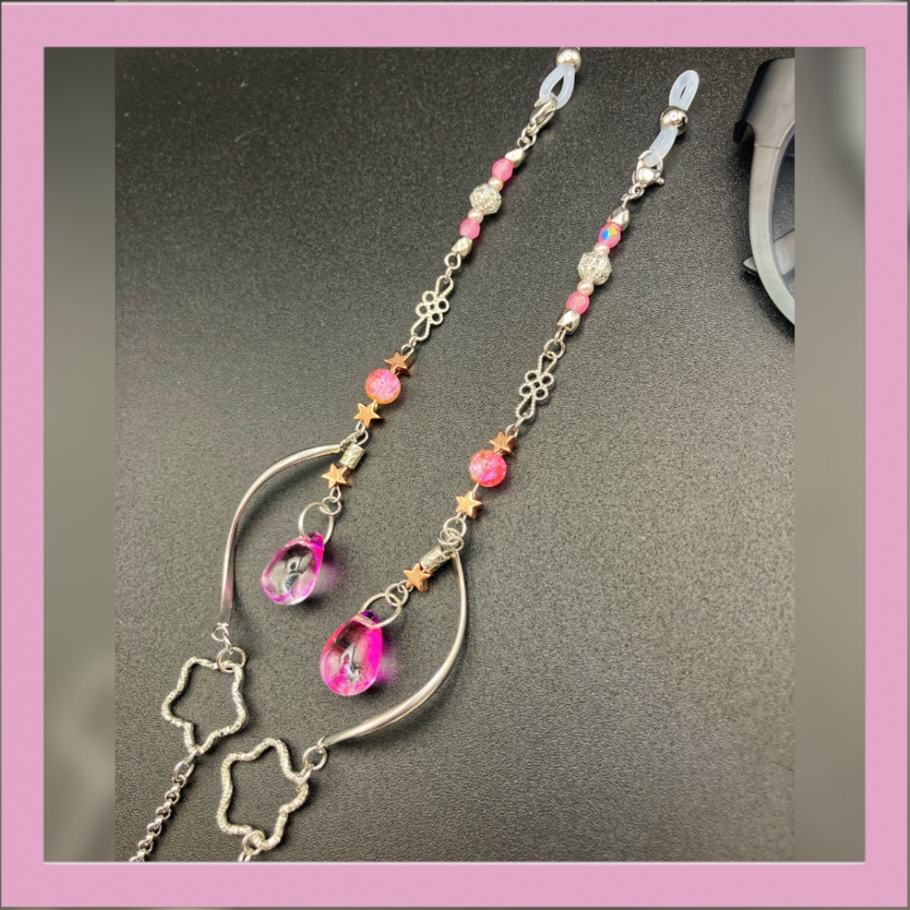 【メガネチェーン】はピンク×シルバー (ニッケルフリー)ハンドメイド