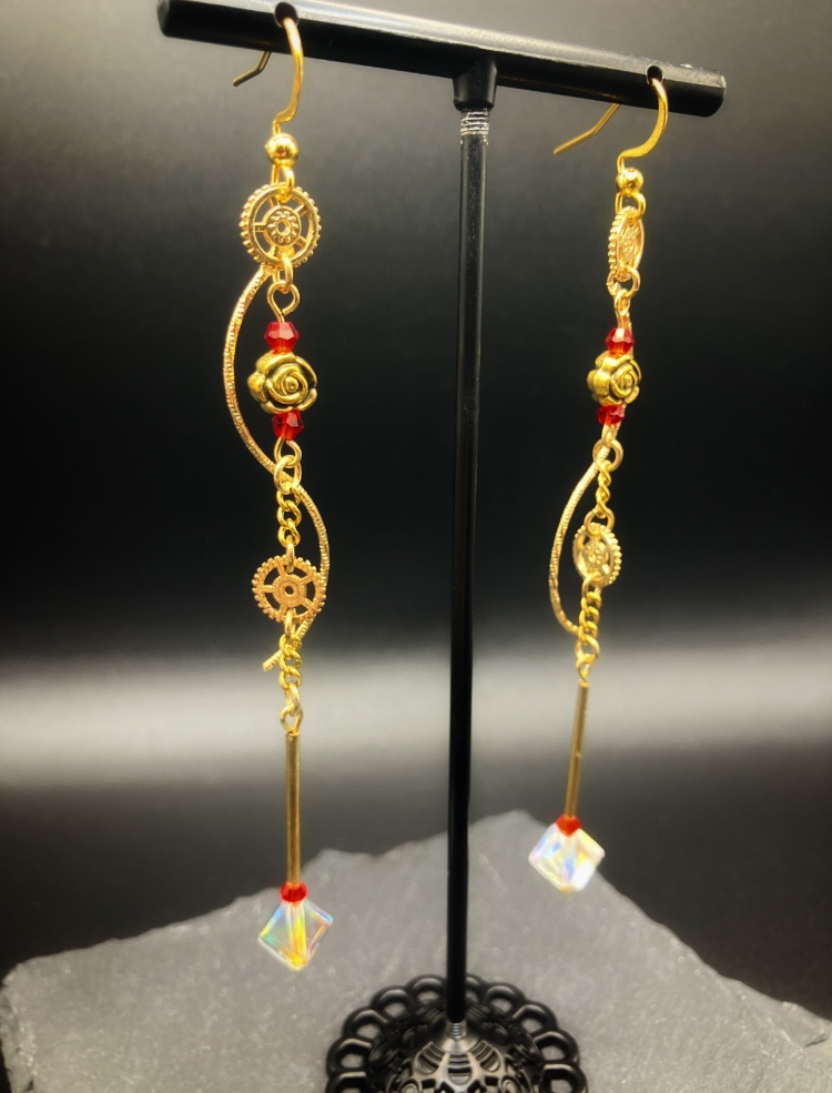 【ピアス イヤリング】レッド×ゴールド ハンドメイド サージカルステンレス