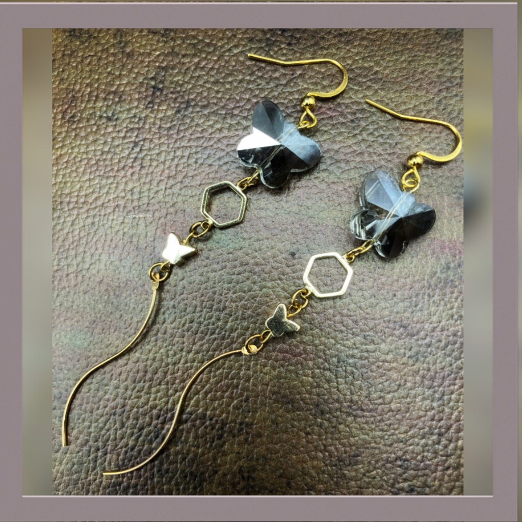 【ピアス イヤリング】ブラック×ゴールド　ハンドメイド　ニッケルフリー