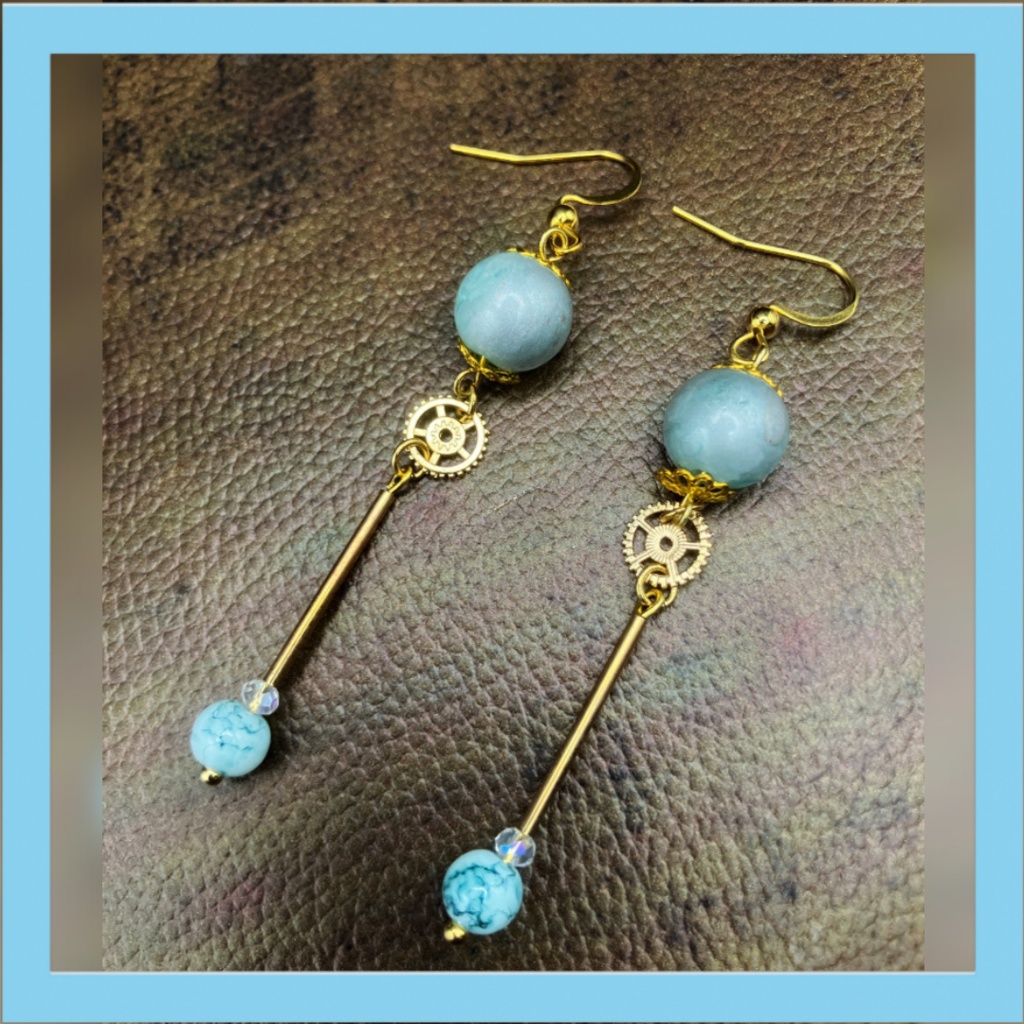 【ピアス イヤリング】ライトブルー×ゴールド　ハンドメイド　ニッケルフリー