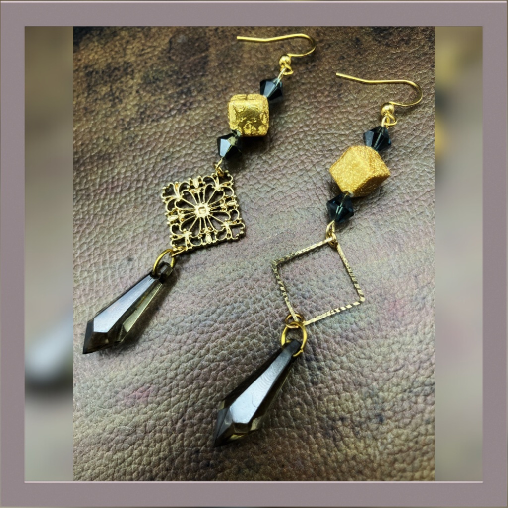【ピアス イヤリング】ブラック×ゴールド　ハンドメイド　ニッケルフリー