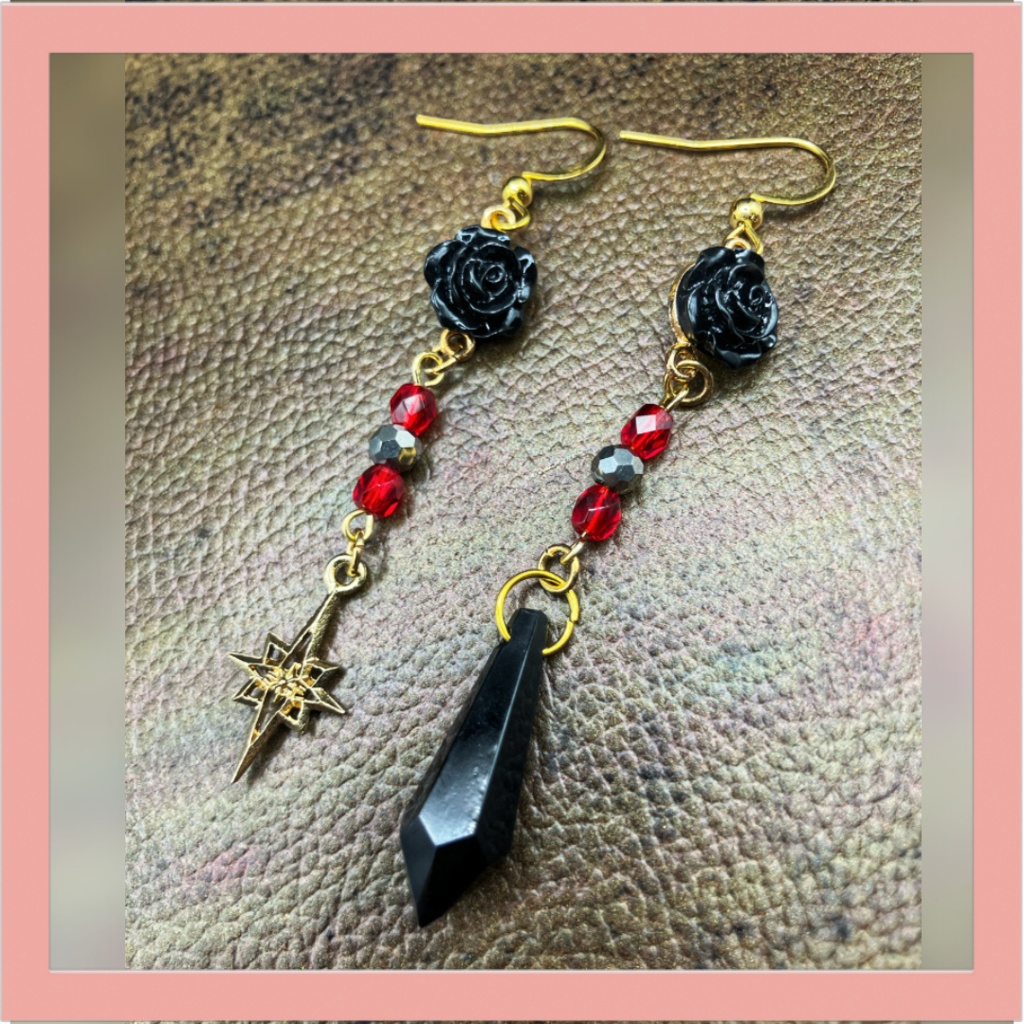 【ピアス イヤリング】レッド ブラック×ゴールド ハンドメイド ニッケルフリー