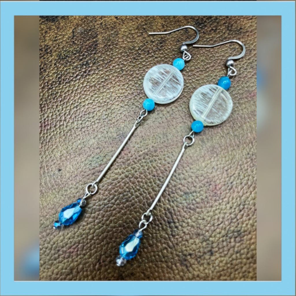 【ピアス イヤリング】ライトブルー×シルバー　ハンドメイド　ニッケルフリー
