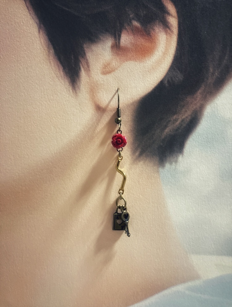 【ピアス イヤリング】レッド×ゴールド ハンドメイド ニッケルフリー