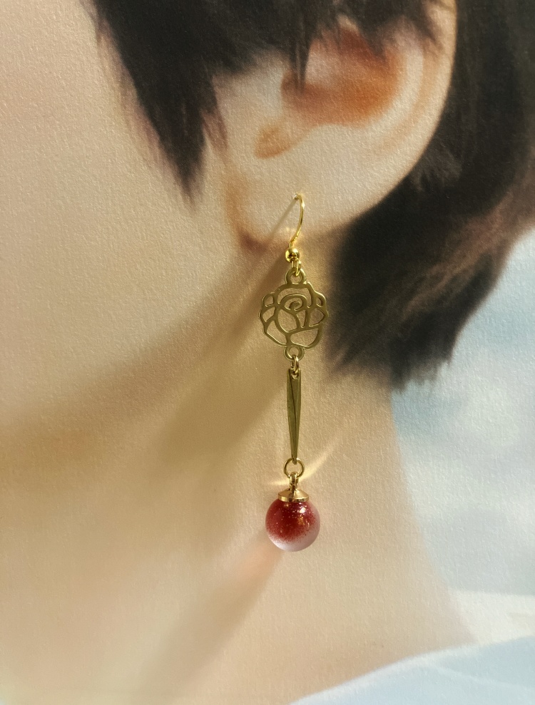 【ピアス イヤリング】レッド×ゴールド ハンドメイド ニッケルフリー