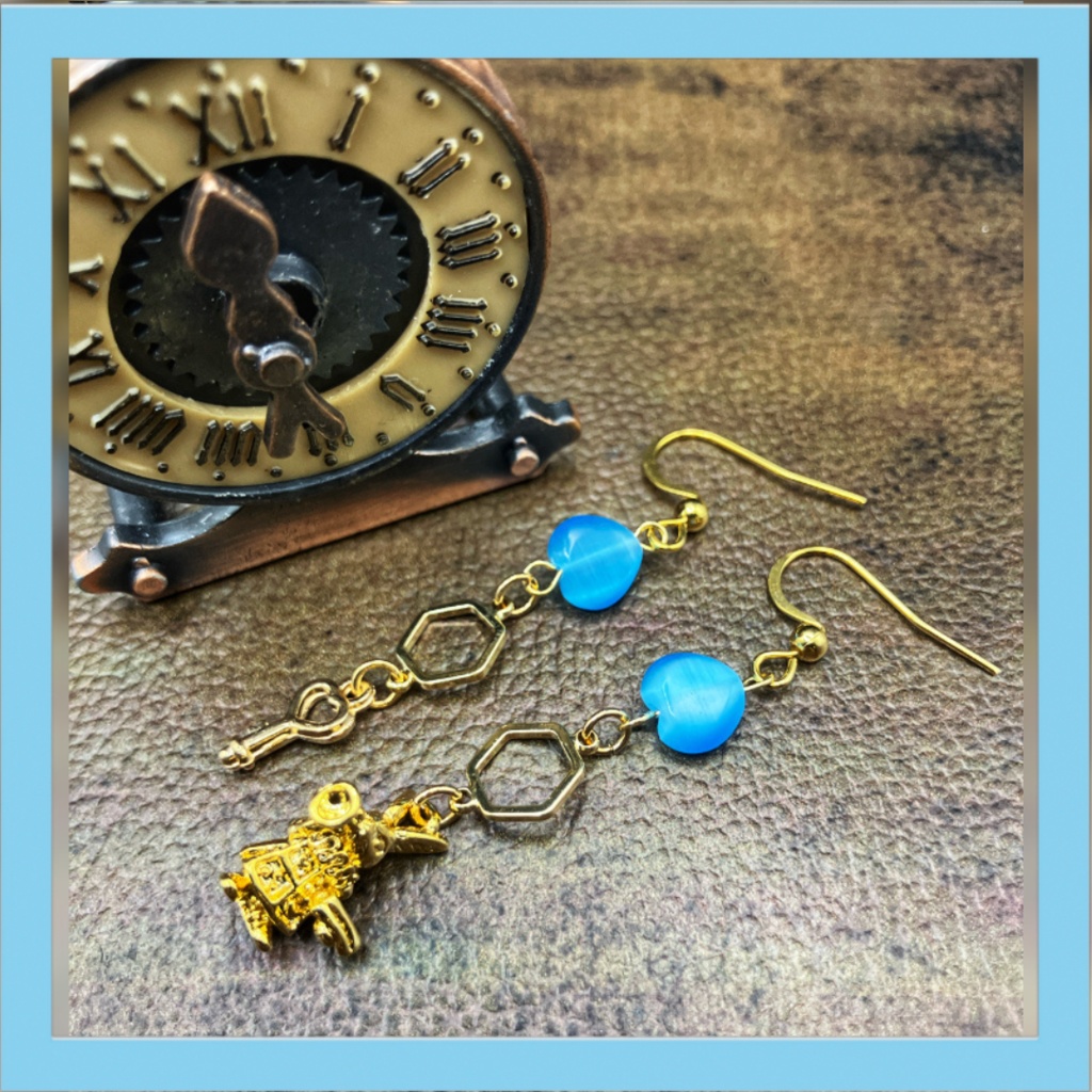 【ピアス イヤリング】ライトブルー×ゴールド　ハンドメイド　ニッケルフリー