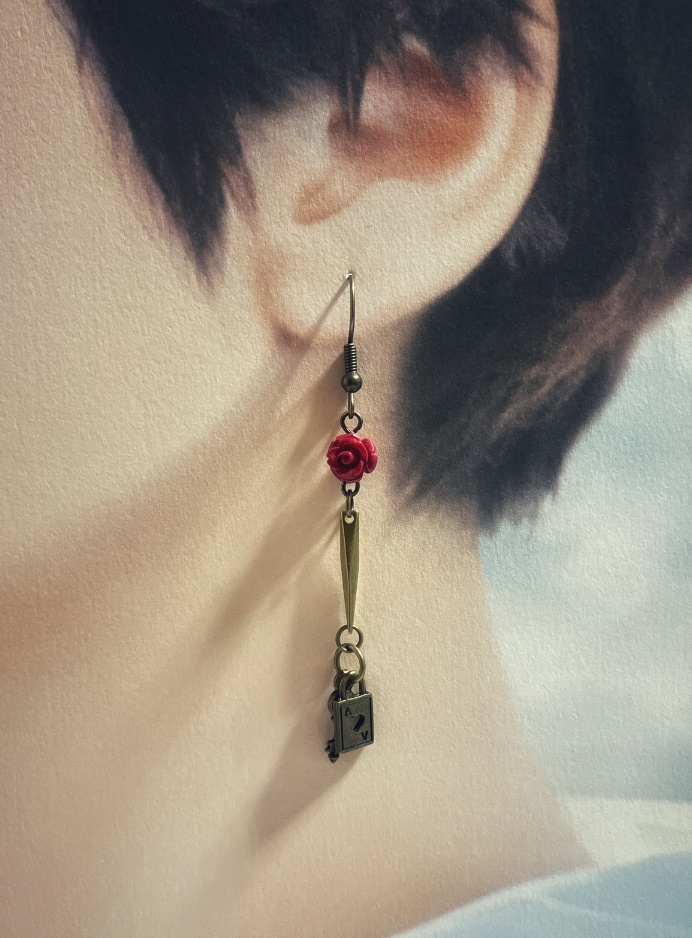 【ピアス イヤリング】レッド×ゴールド ハンドメイド ニッケルフリー