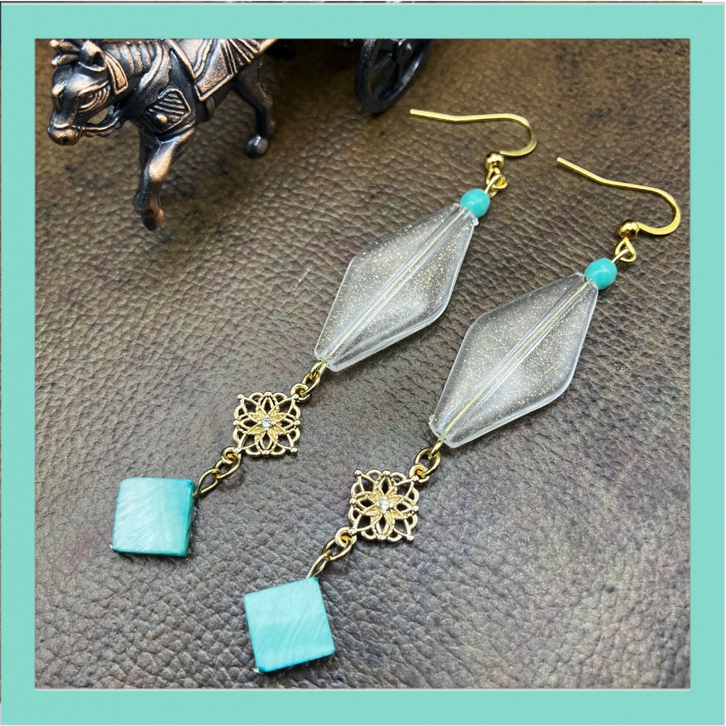 【ピアス イヤリング】ミントグリーン×ゴールド ハンドメイド ニッケルフリー