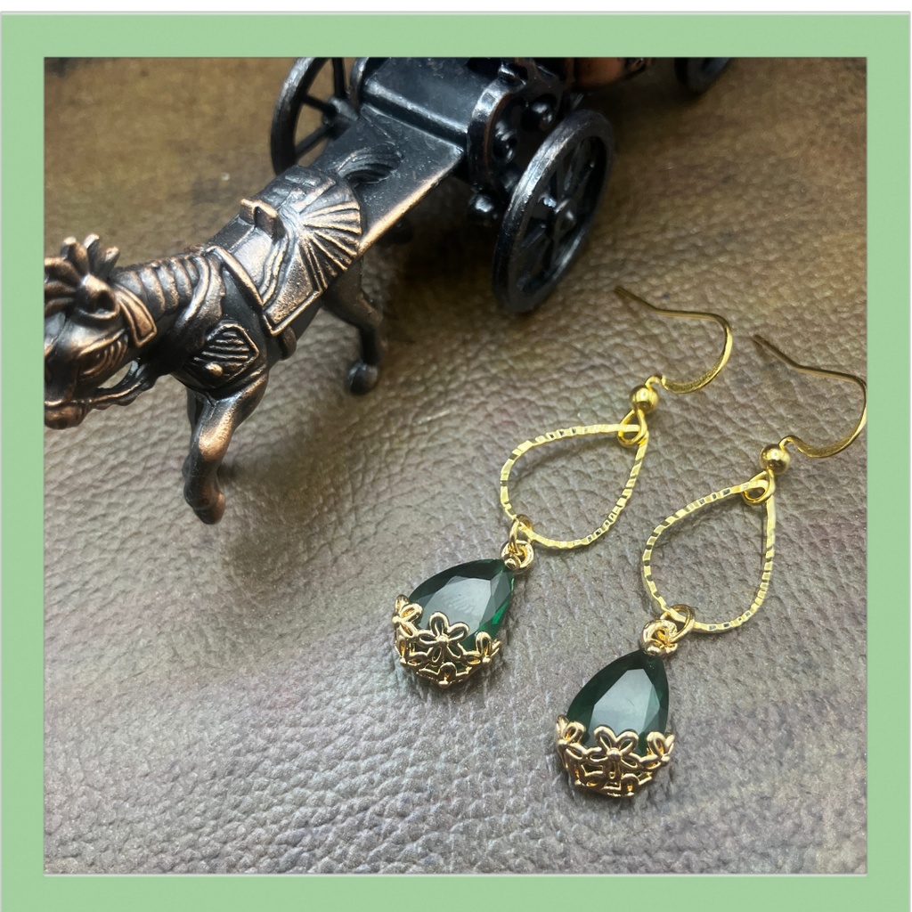 【ピアス イヤリング】グリーン×ゴールド ハンドメイド ニッケルフリー