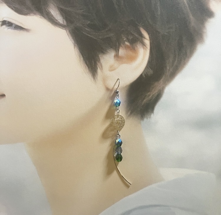 【ピアス イヤリング】グリーン×シルバー ハンドメイド ニッケルフリー