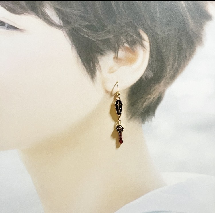 【ピアス イヤリング】レッド×ゴールド ハンドメイド ニッケルフリー