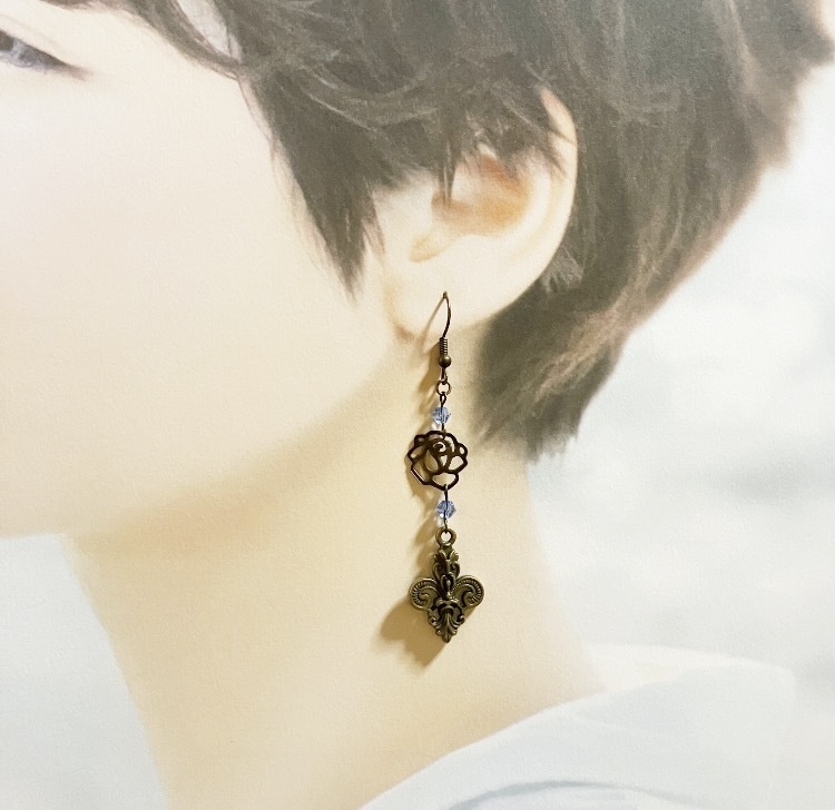 【ピアス イヤリング】ブルー×金古美 ハンドメイド